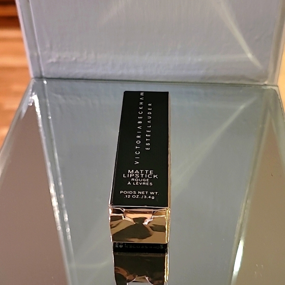 Estee Lauder/Victoria Beckham Matte Lipstick - Picture 4 of 4
